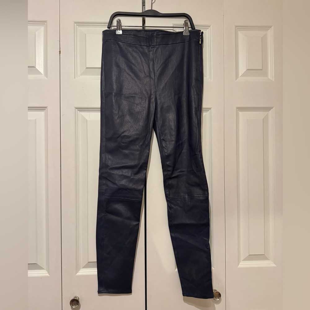 Massimo Dutti sheepskin Leather leggings ,Large Very good condition
Dark Blue